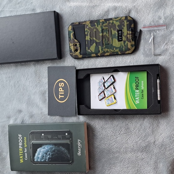 New in Box Beasyjoy Waterproof Case for Iphone 7/8 Camo - Picture 5 of 8
